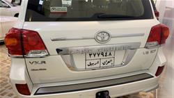 تۆیۆتا لاند کروزەر
